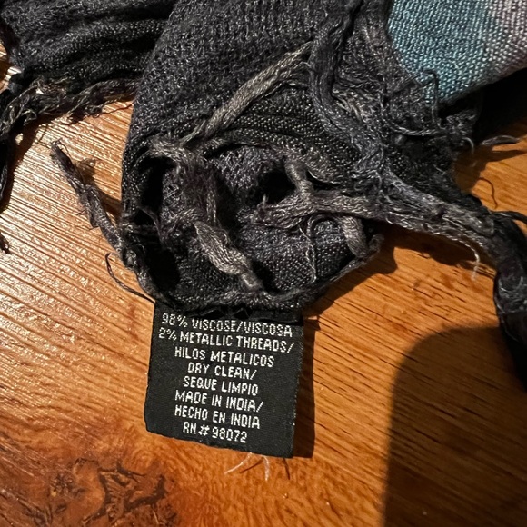 Metallic Blue/Silver Square Tassel Scarf - Picture 2 of 3